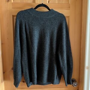 GAP Women's Gray Crew Neck Sweater